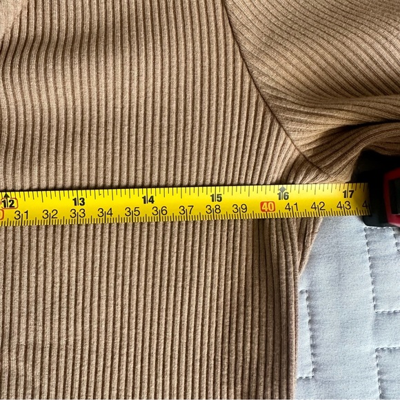 H&M Cropped Ribbed Top - Picture 8 of 9